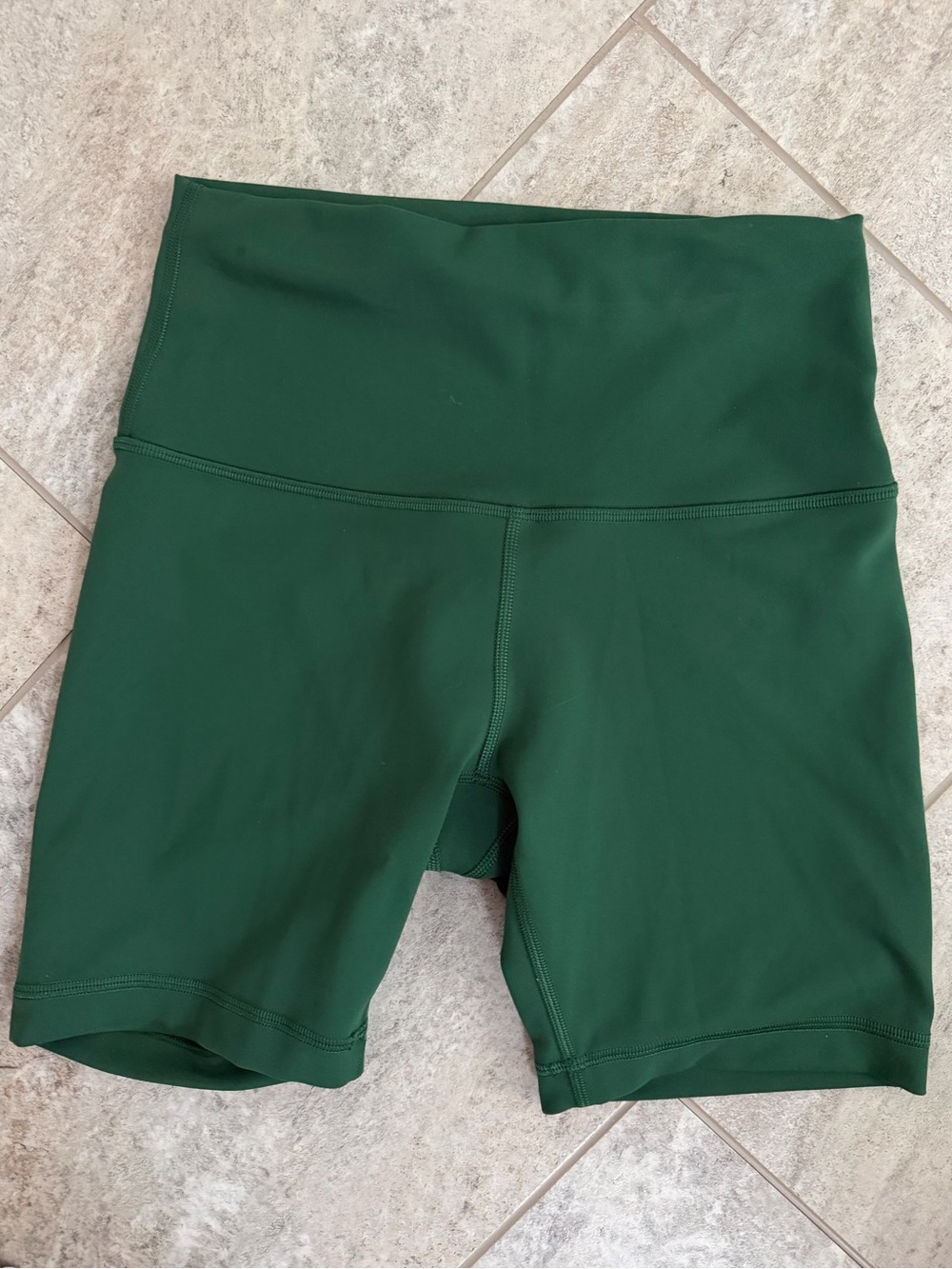 Lululemon Biker shorts in forest green size 4